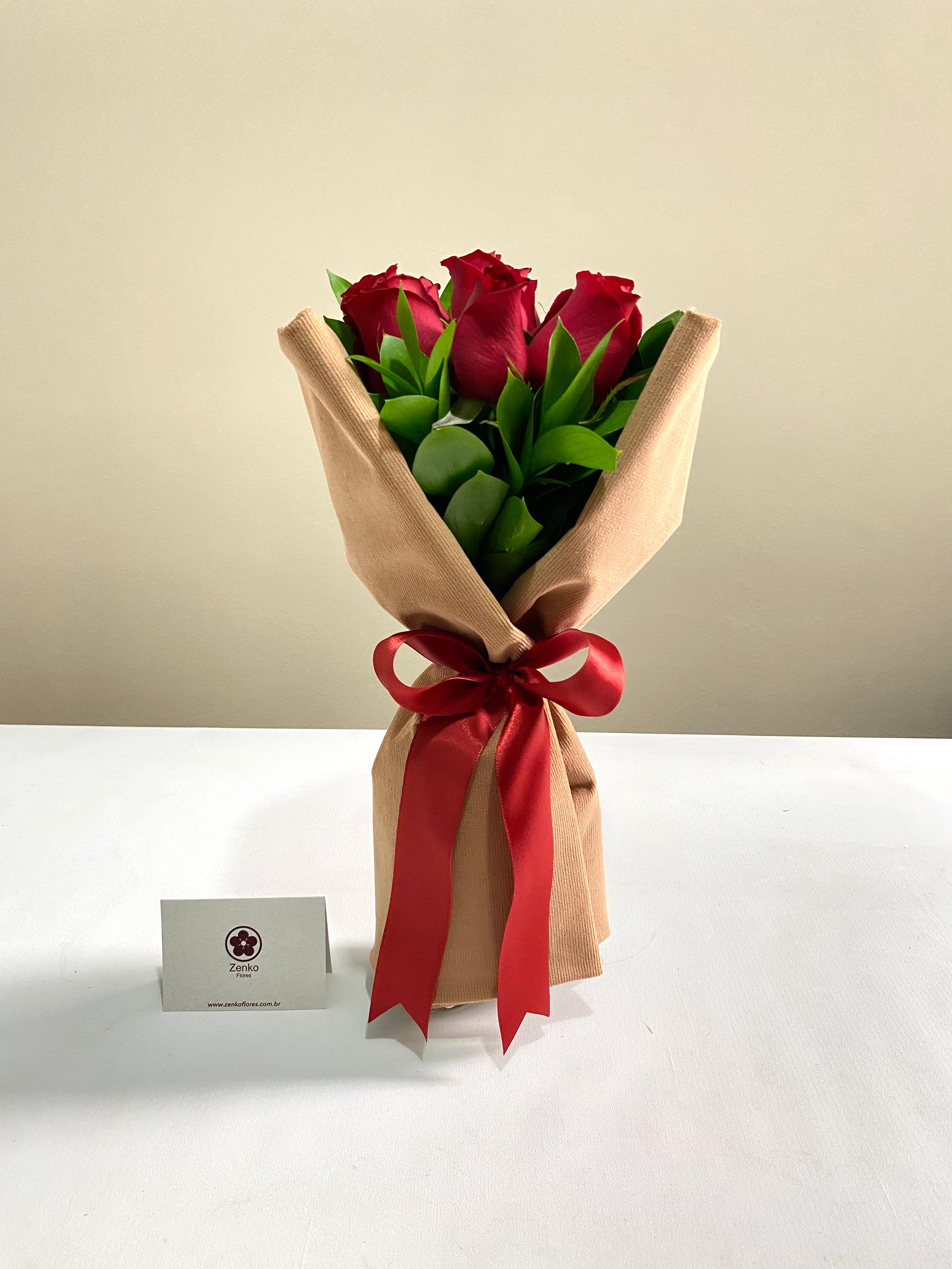 7132 Buquê nobre  de Rosas vermelhas 
